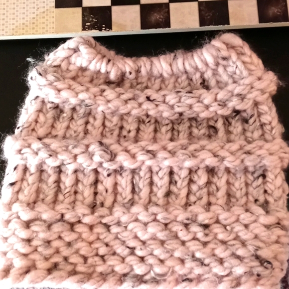 Messy bun ponytail hat - Picture 1 of 1